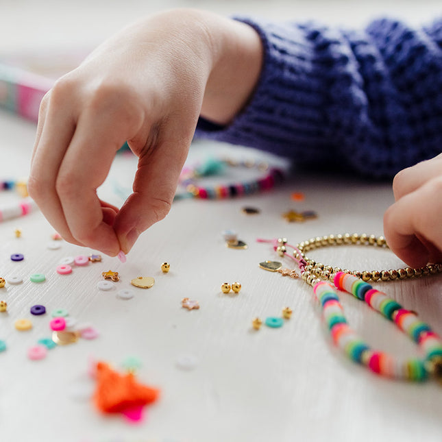 Diseña Y Brilla Haciendo Pulseras de la Suerte