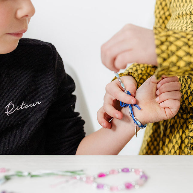 Diseña Y Brilla Haciendo Pulseras de la Amistad