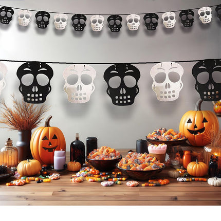 Banderola Halloween Calaveras Negro Plata 2,75m