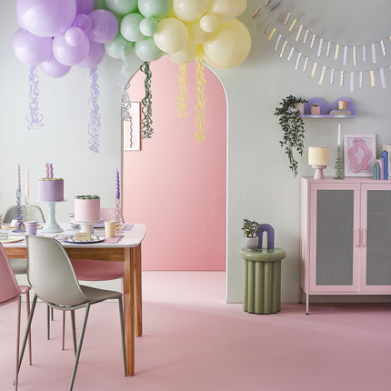 Arco de Globos de Colores con Borlas