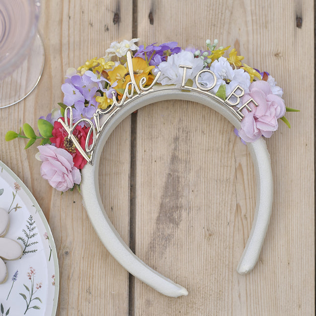 Flores para diademas de novia