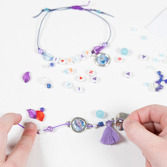 Fabricación de pulseras con letras de Frozen