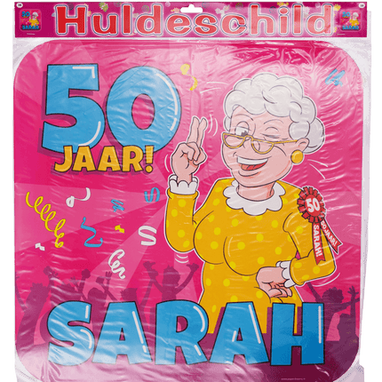 Sarah Signo de Puerta 50 Años Caricatura 50cm